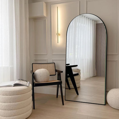 Specchio da pavimento in legno a figura intera ad arco, specchio da parete