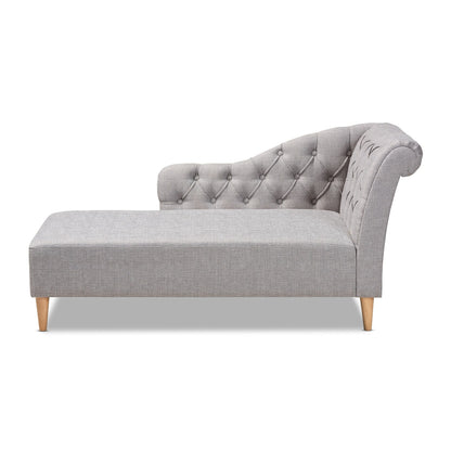 Chaise longue in legno di rovere con rivestimento in tessuto Emeline di Baxton Studio