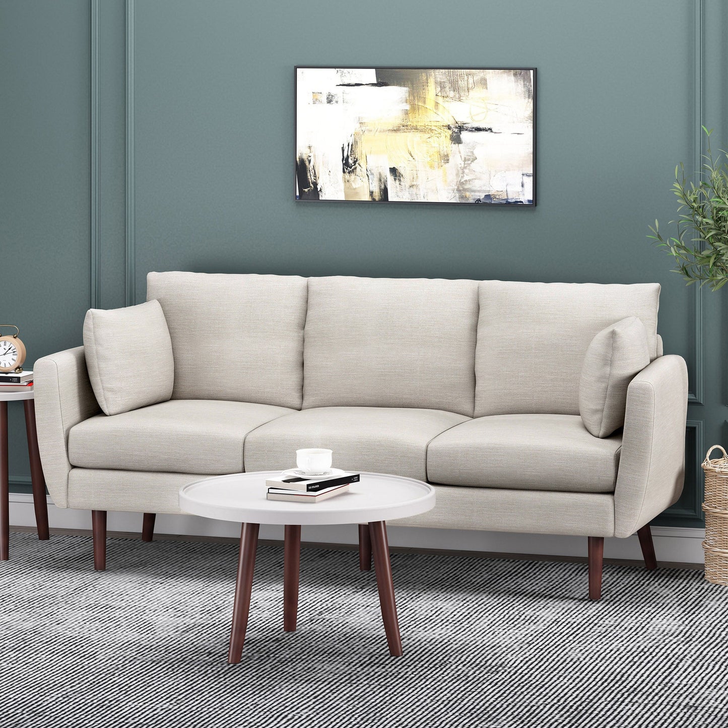Divano beige a 3 posti con gambe e cuscini in betulla