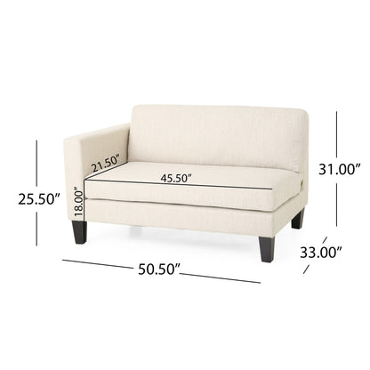 Divano beige a 3 posti con gambe in legno e due cuscini