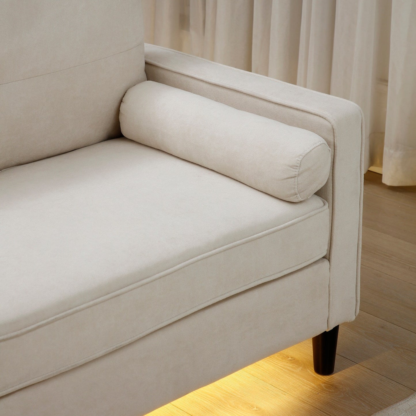 Divano trasformabile in tessuto beige da 75,2'', 3 posti con pouf contenitore, 2 porte USB, luci a LED e gambe in legno