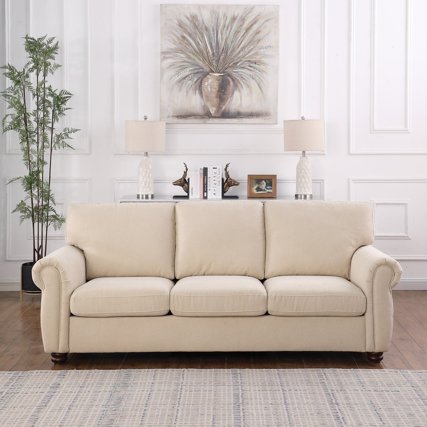 Divano a 3 posti in ciniglia beige con braccioli arrotolati