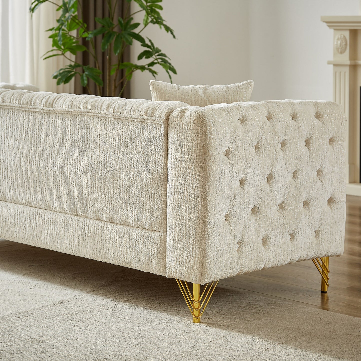 Divano a due posti imbottito in ciniglia beige con gambe in metallo