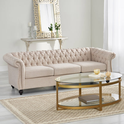 Divano Chesterfield beige 84.75 imbottito con bottoni, 3 posti, borchie e gambe in legno