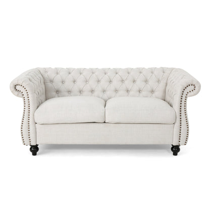 Divano a due posti Chesterfield beige con bottoni e borchie