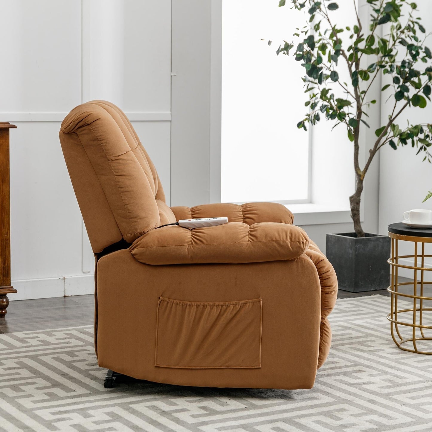 Poltrona reclinabile elettrica beige con riscaldamento, massaggio vibrante e tasca laterale per un'esperienza rilassante in soggiorno