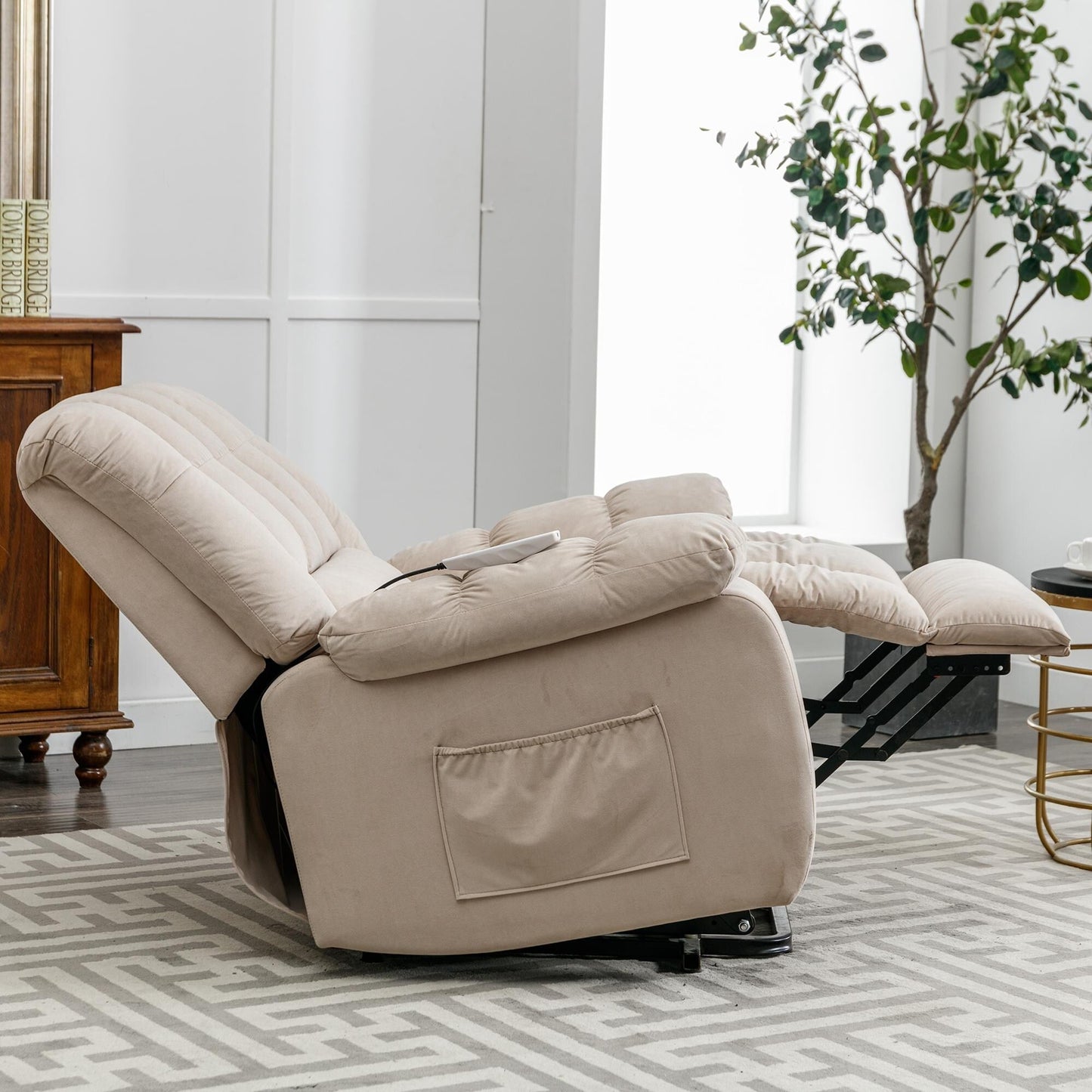 Poltrona reclinabile elettrica beige con riscaldamento, massaggio e spazio laterale per soggiorno o camera da letto