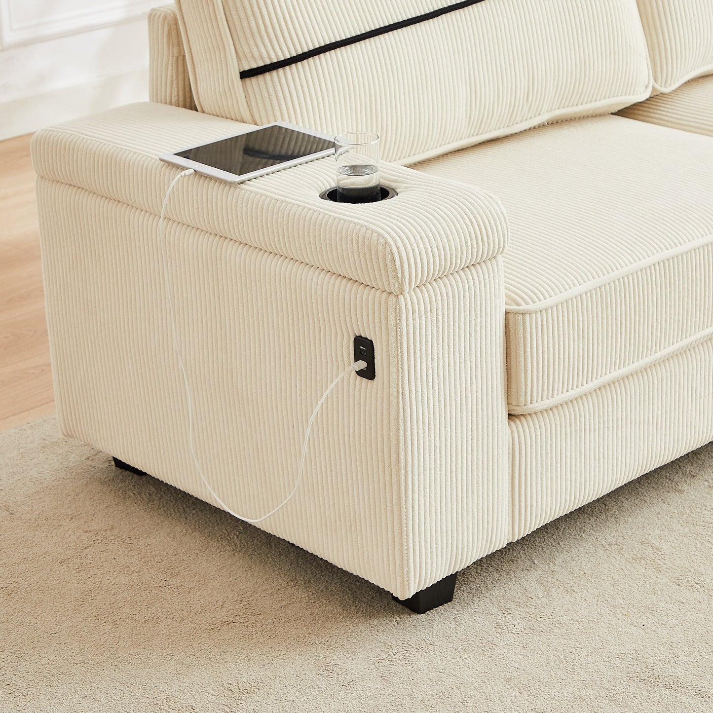 Divano moderno beige in velluto a coste da 86,5 pollici a 3 posti con due vani portaoggetti, porte di ricarica USB e 2 portabicchieri