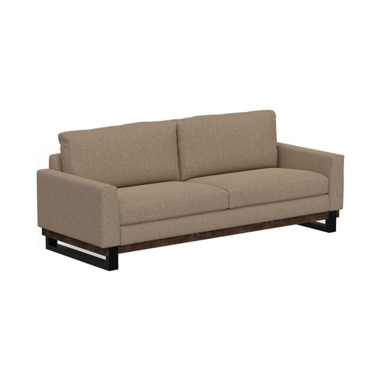 Divano Bery, base moderna in legno massello di pino, morbido poliestere color cammello