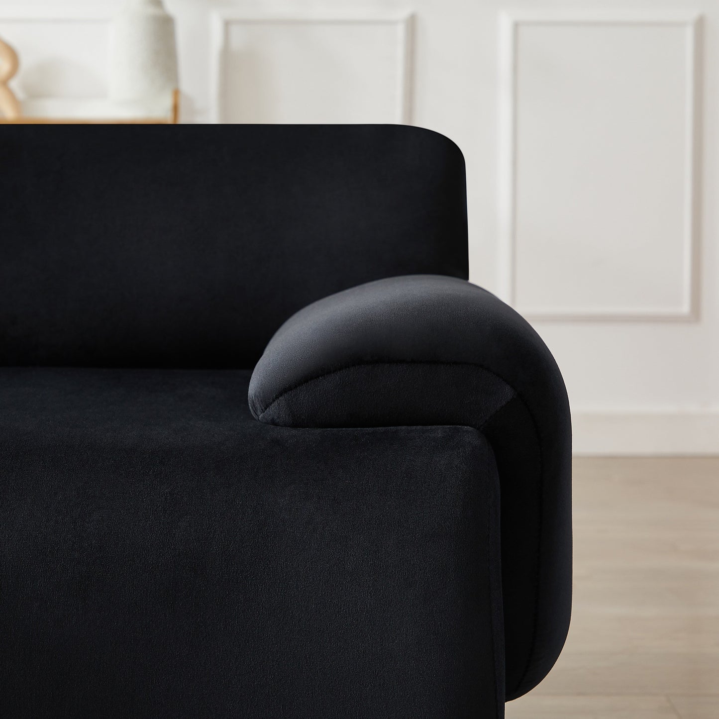 Divano componibile modulare grande a 3 posti Black 105 con pouf mobile, seduta profonda e struttura in legno massello
