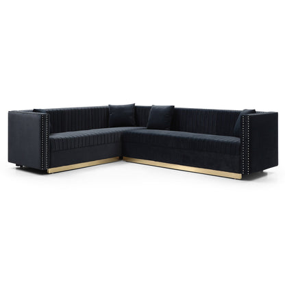 Divano angolare in velluto nero da 78'' a 6 posti con finiture a borchie, base dorata, trapuntatura a canali verticali e 4 cuscini