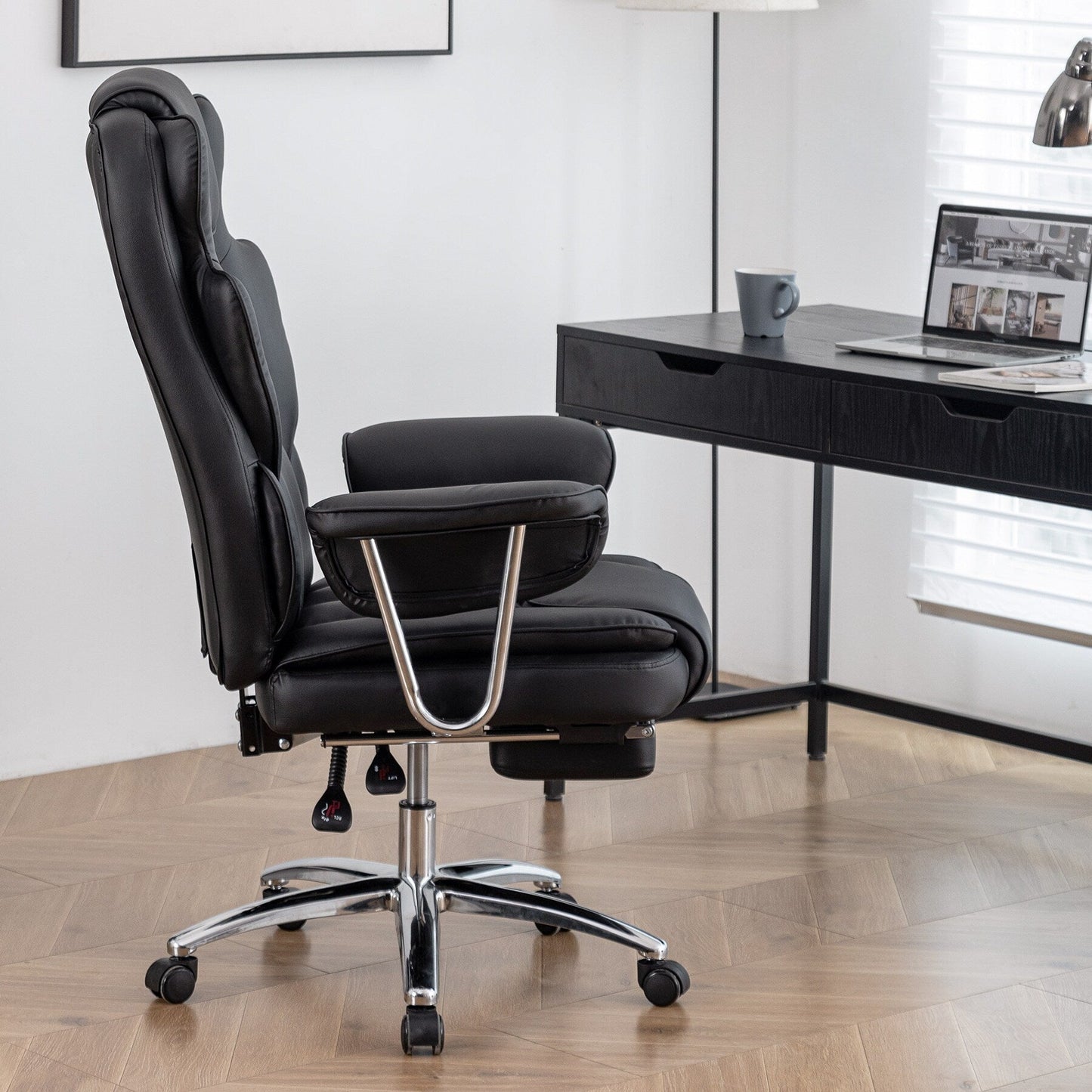 Poltrona reclinabile ergonomica da ufficio con schienale alto girevole a 360° in similpelle nera, supporto lombare, poggiapiedi, altezza regolabile