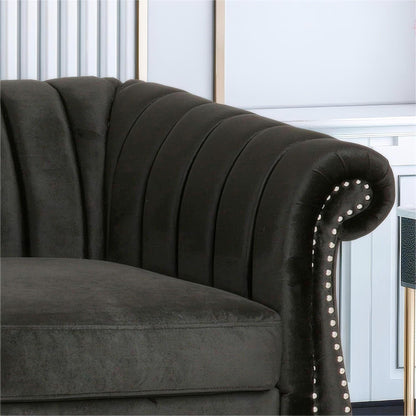 Divano moderno in velluto nero 84 a 3 posti con braccioli arrotolati, capitonné, finiture con borchie e schienale curvo per soggiorno