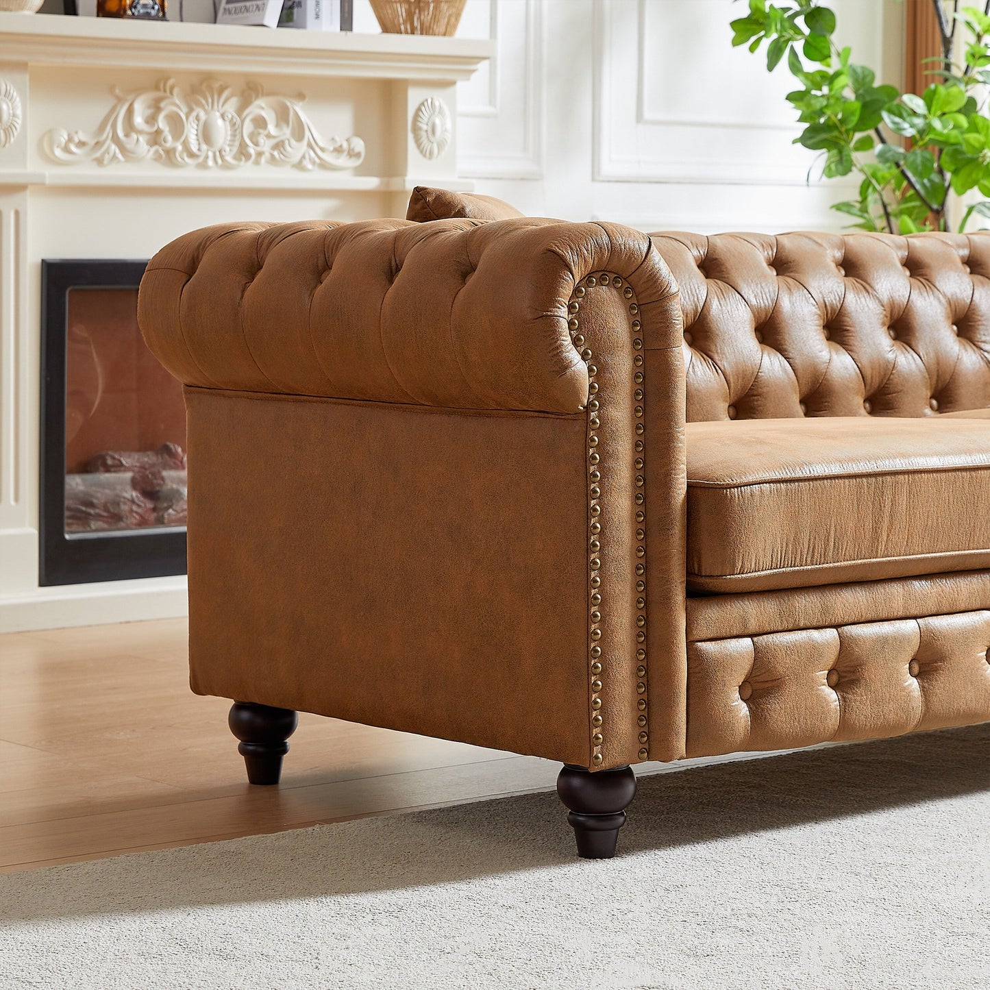 Divano Chesterfield a 3 posti con braccioli arrotolati in tessuto tecnico marrone 85,5 e 2 cuscini per soggiorno