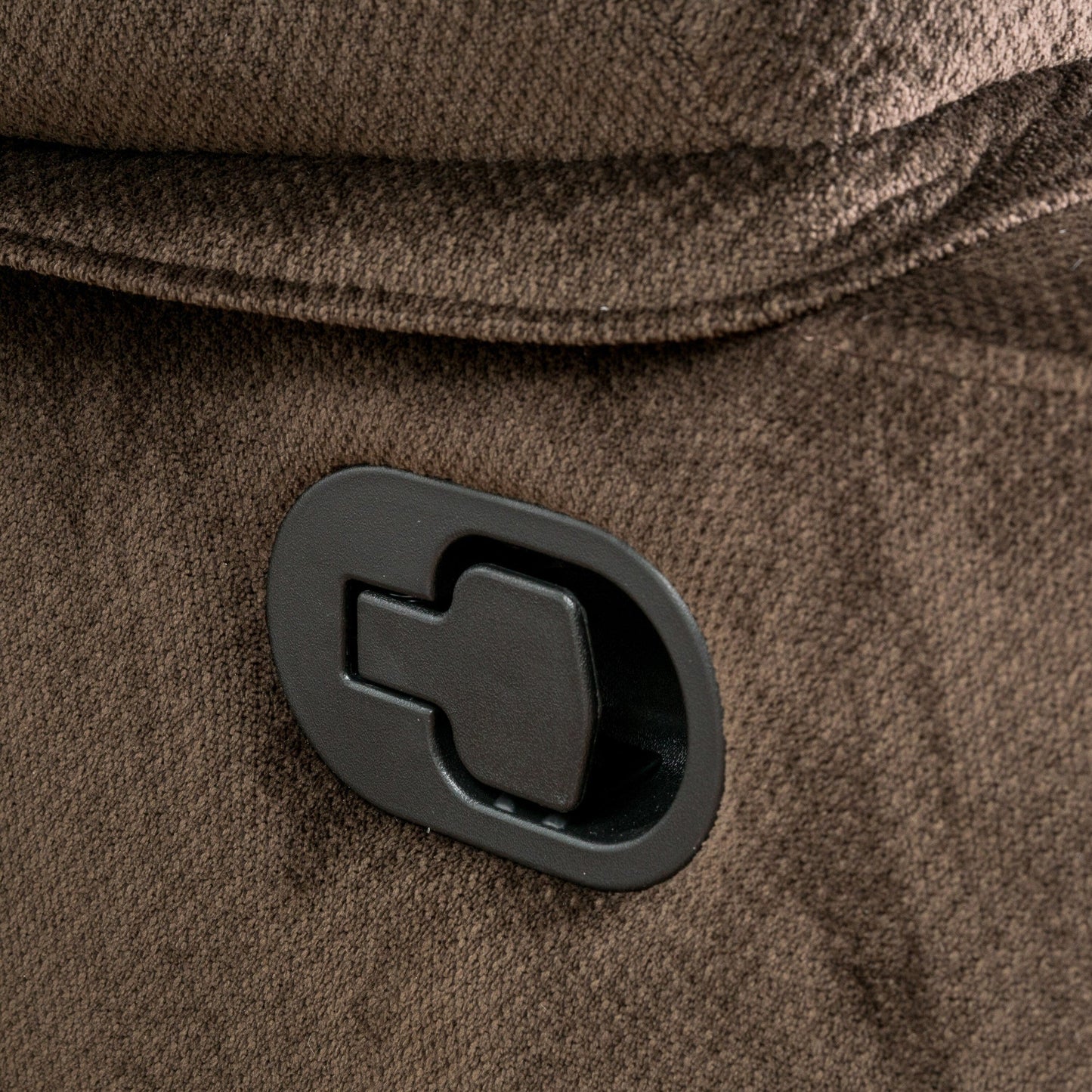 Poltrona reclinabile manuale in tessuto elegante marrone con doppio portabicchieri, dimensioni generose per il massimo comfort