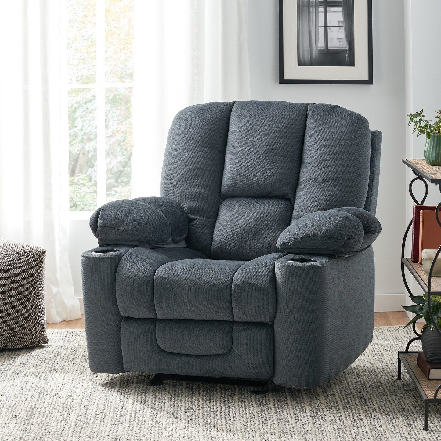 Poltrona reclinabile manuale in tessuto elegante marrone con doppio portabicchieri, dimensioni generose per il massimo comfort