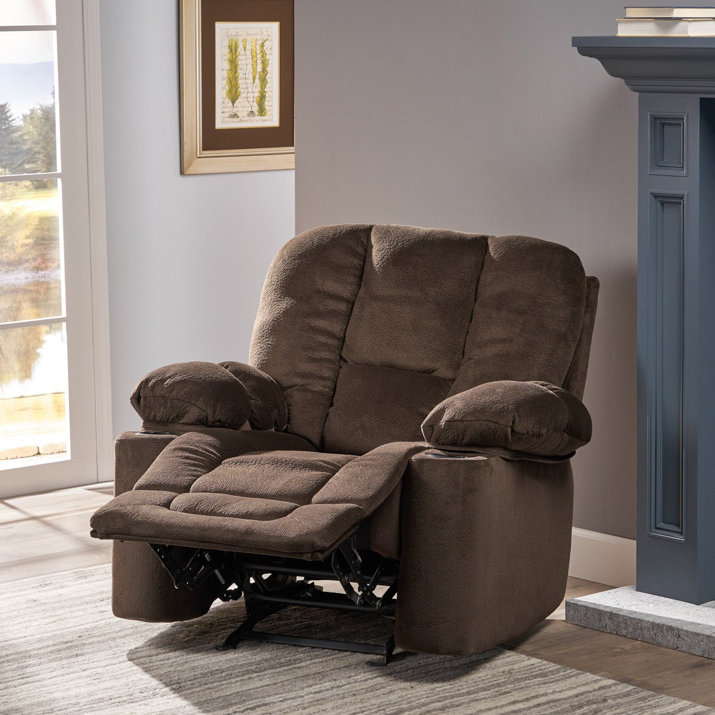 Poltrona reclinabile manuale in tessuto elegante marrone con doppio portabicchieri e dimensioni generose per il massimo comfort