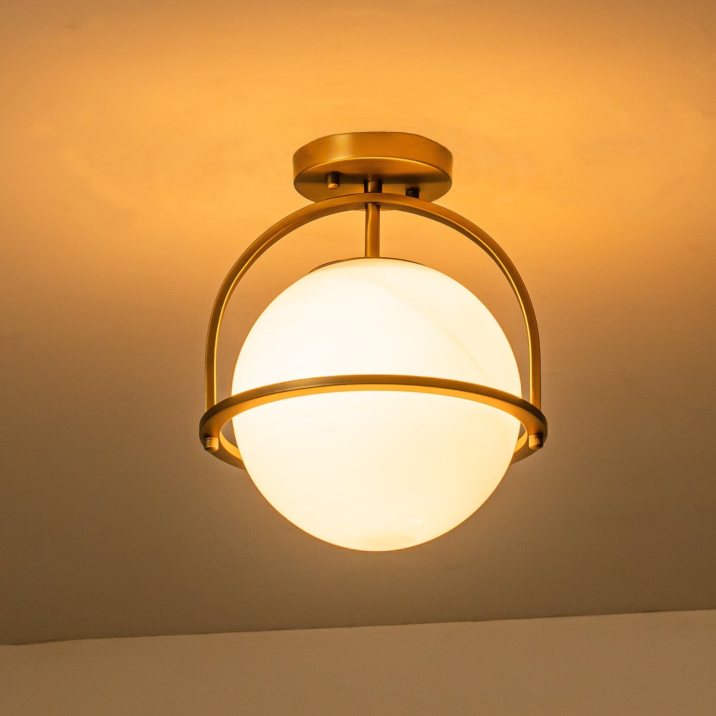 C Cattleya Lampada da soffitto a 1 luce in ottone anticato con paralume in vetro opalino - Ottone anticato