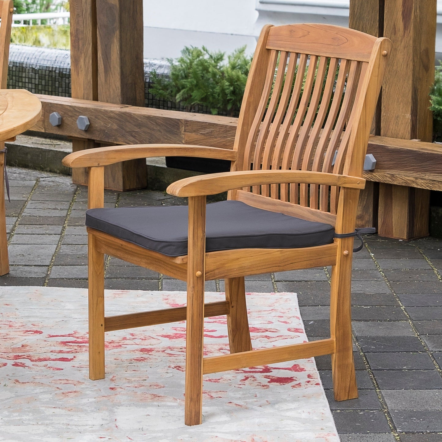Set da pranzo estensibile per patio Cambridge Casual Chignik da 7 pezzi in teak