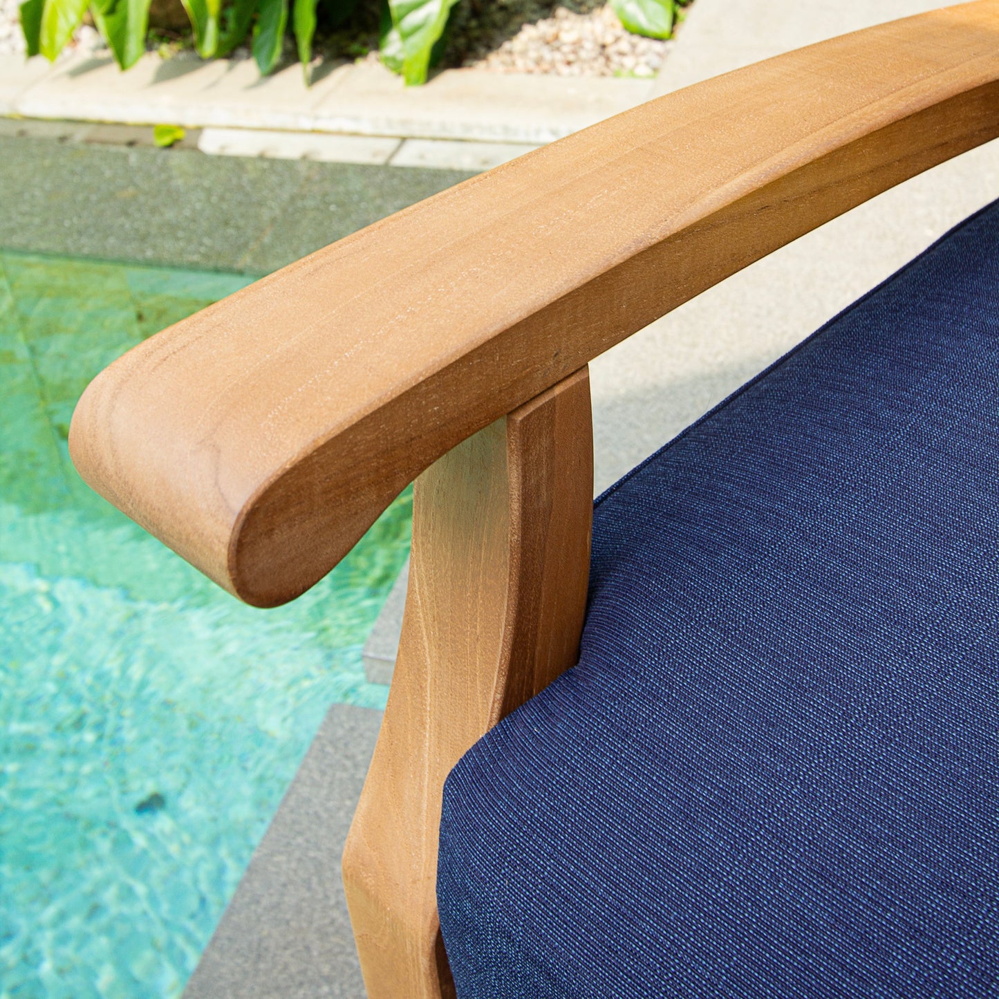 Set da giardino Cambridge Casual Leon in teak da 3 pezzi con cuscini