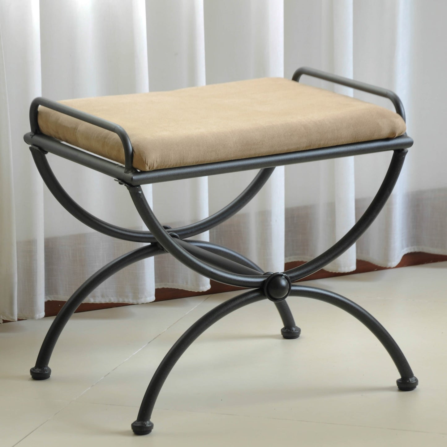 Sgabello da toeletta Cambridge Iron con cuscino