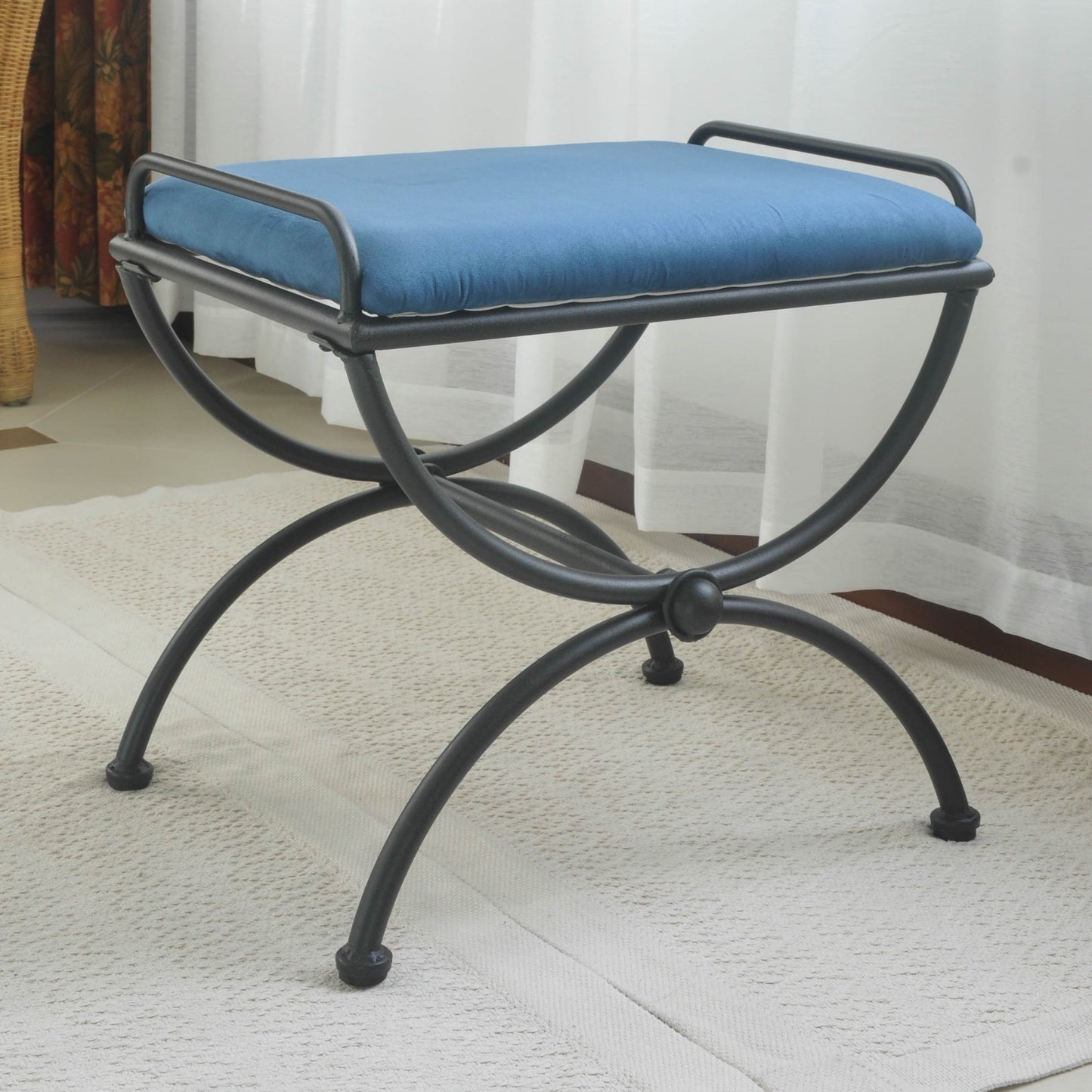 Sgabello da toeletta Cambridge Iron con cuscino