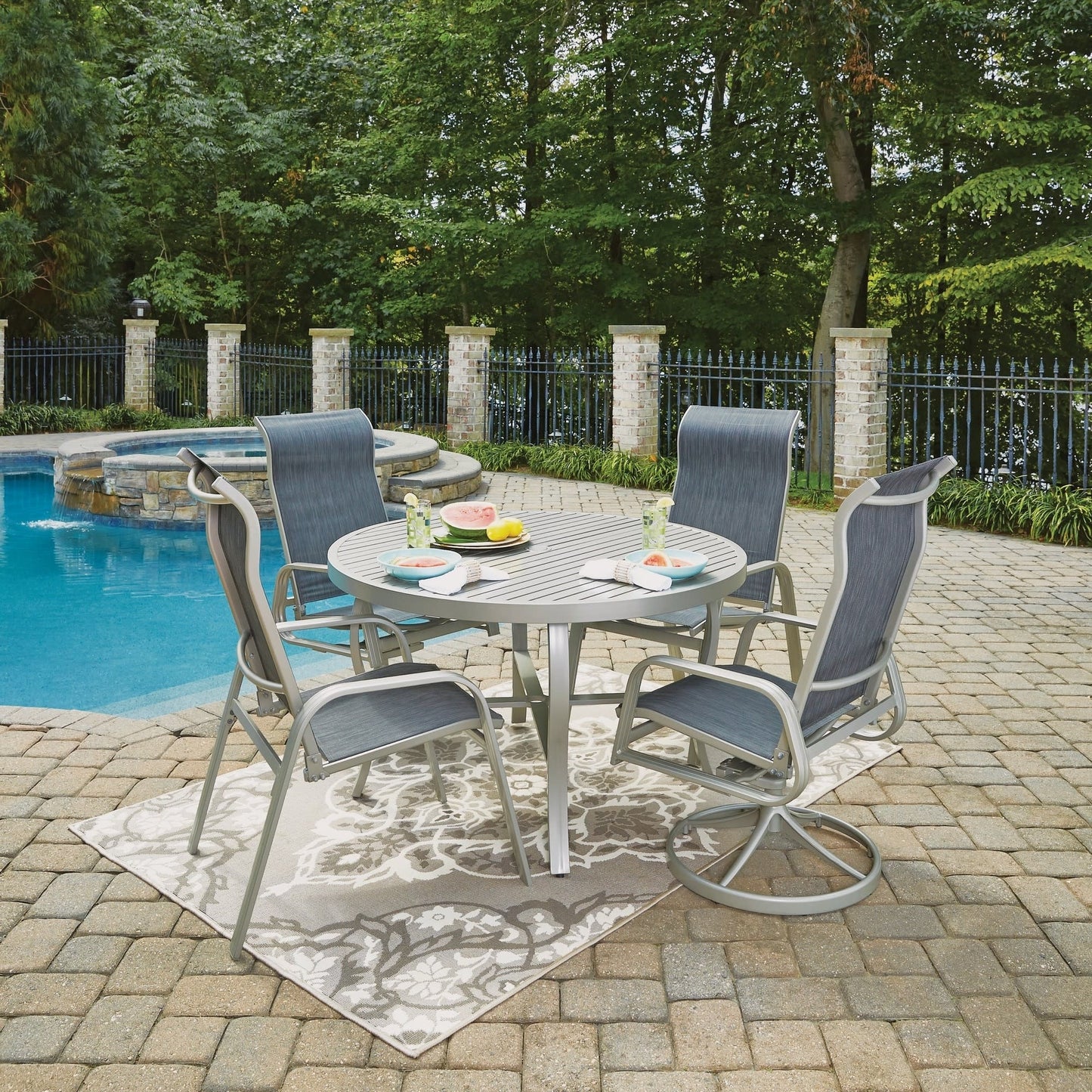 Set da pranzo per esterni Captiva da 5 pezzi di Homestyles