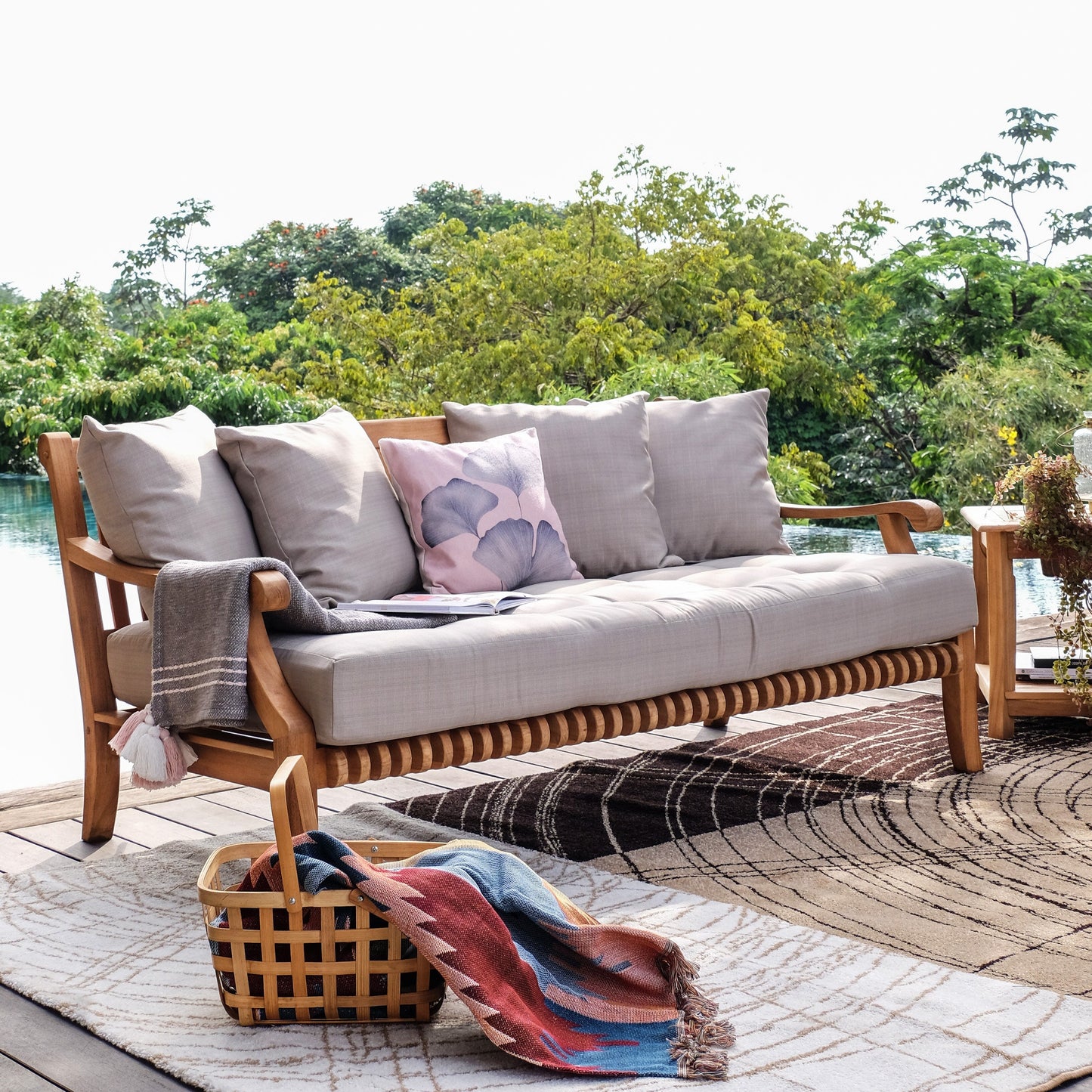 Set da conversazione per patio in teak Cambridge Casual Chara da 5 pezzi