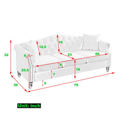 Divano Chesterfield imbottito a 3 posti con braccioli arrotolati e borchie