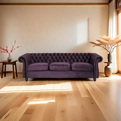 Divano Chesterfield 84.75 imbottito a 3 posti con bottoni, borchie e gambe in legno per soggiorno