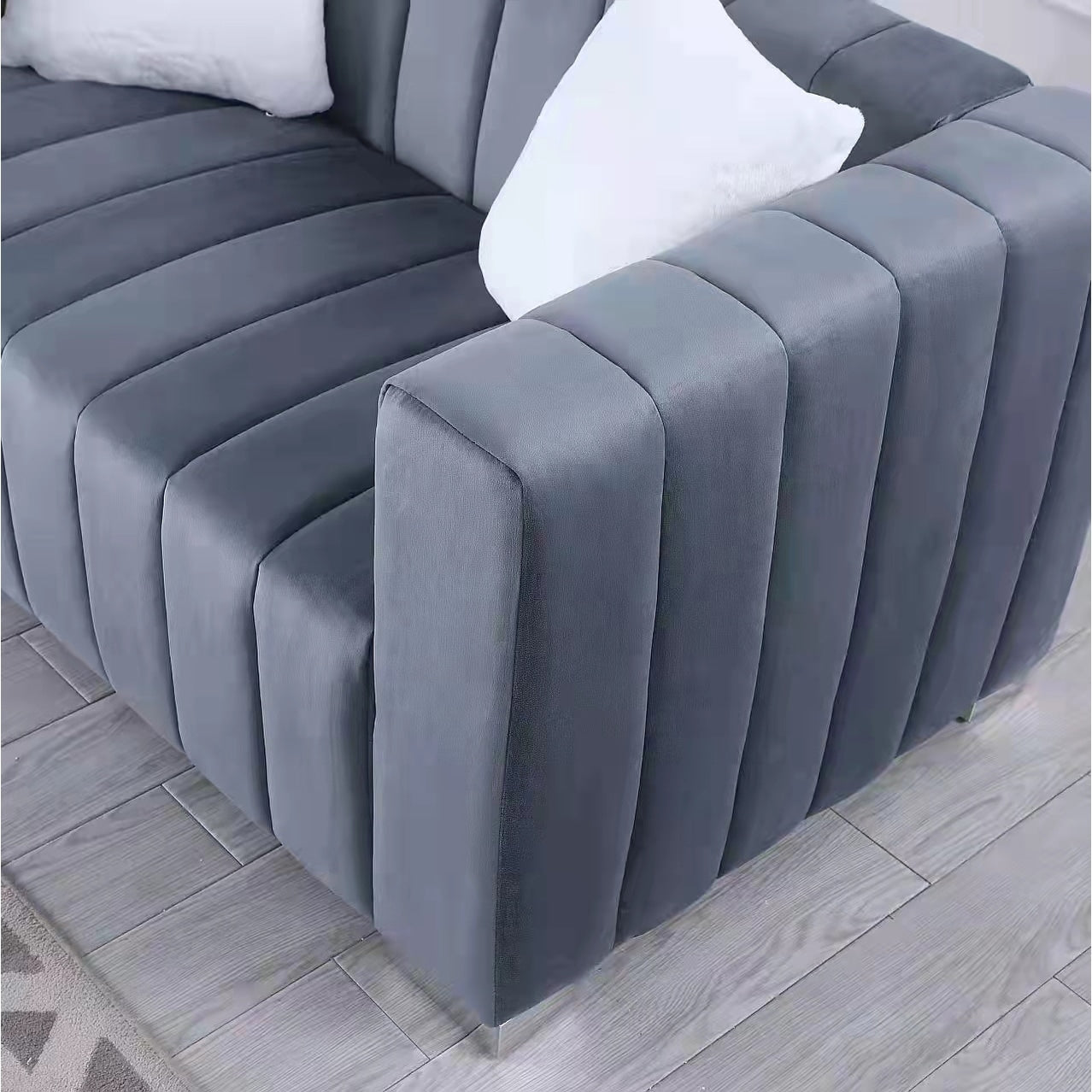 Divano Chesterfield 87.01 a 3 posti con cuscini e rivestimento in velluto per soggiorno