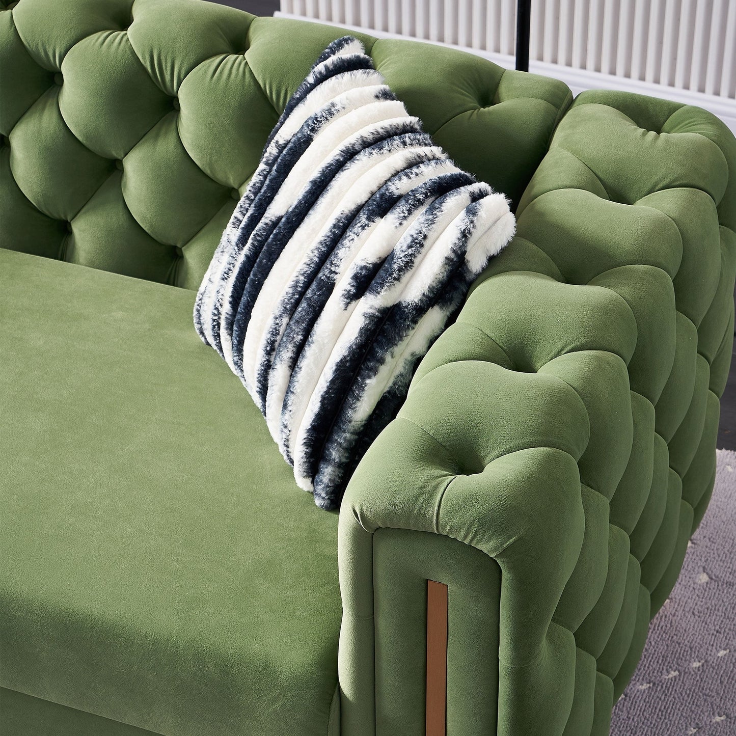 Divano Chesterfield moderno in velluto trapuntato per soggiorno