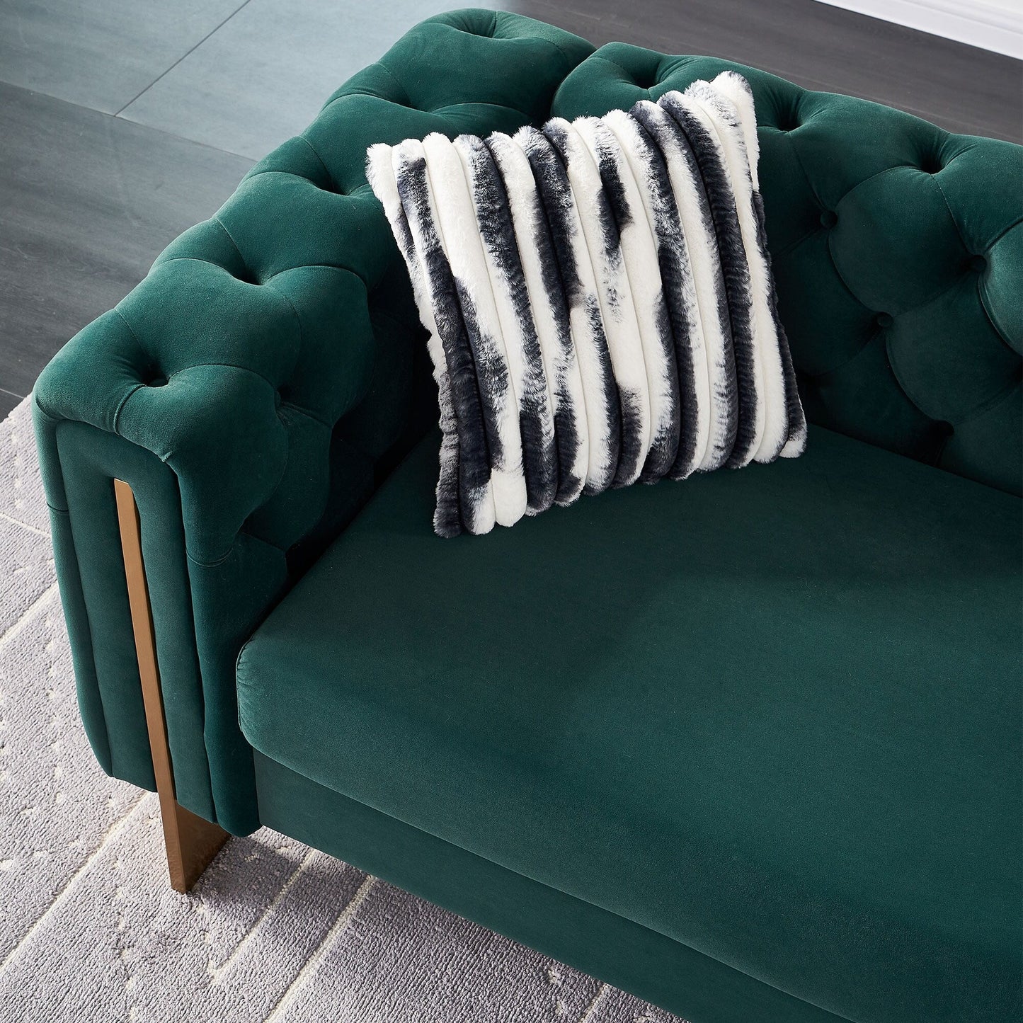 Divano Chesterfield moderno in velluto trapuntato per soggiorno