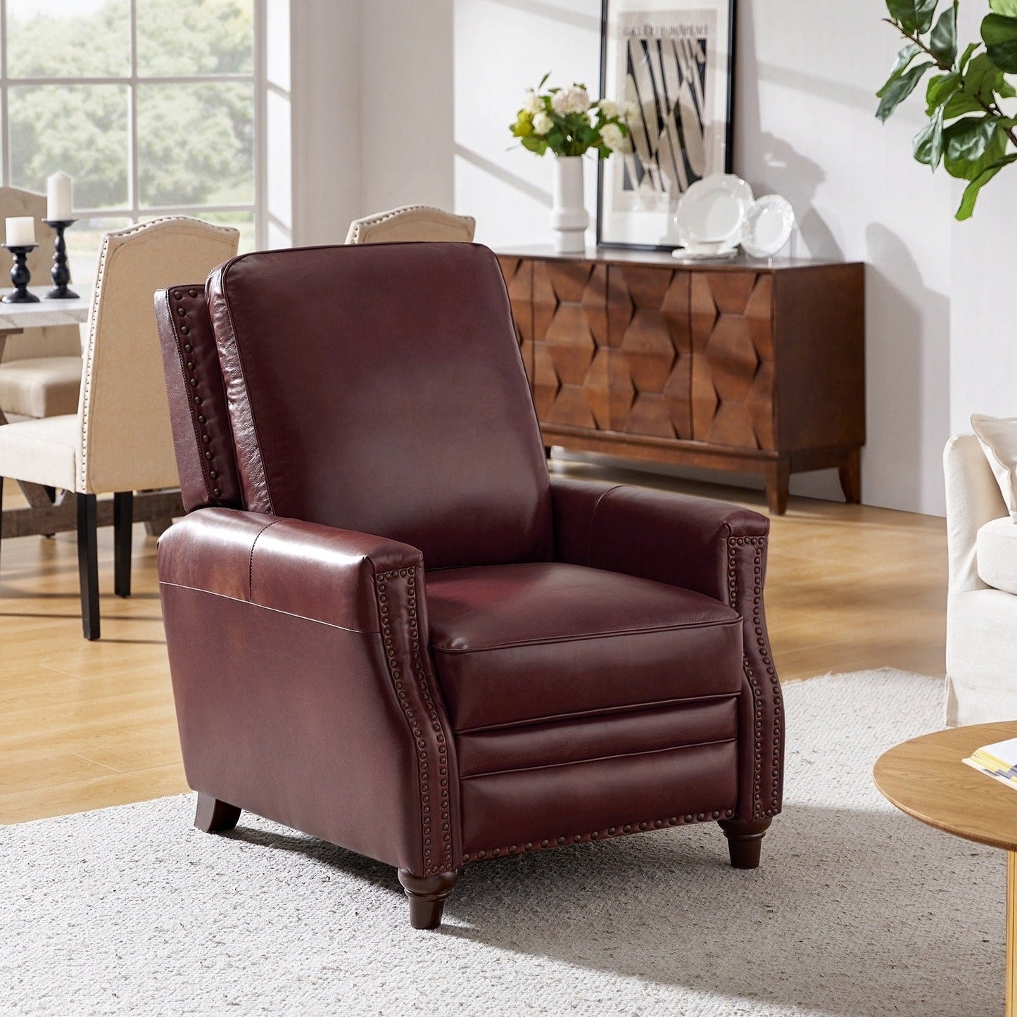Poltrona reclinabile moderna in vera pelle con finiture a borchie in stile Cigar di HULALA HOME