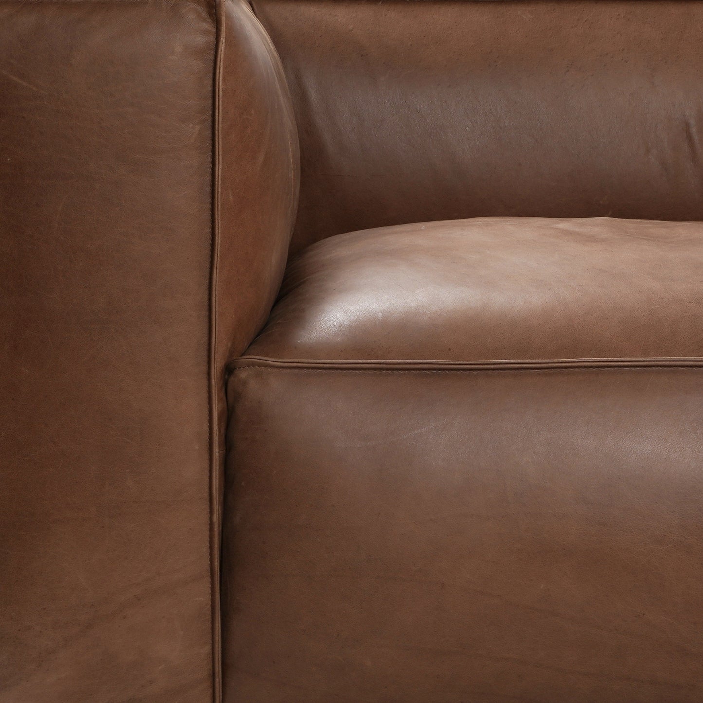 Divano moderno in vera pelle per soggiorno UR Livingroom, interamente in pelle anilina, dimensioni: 100 x 43 x 26,25 cm.