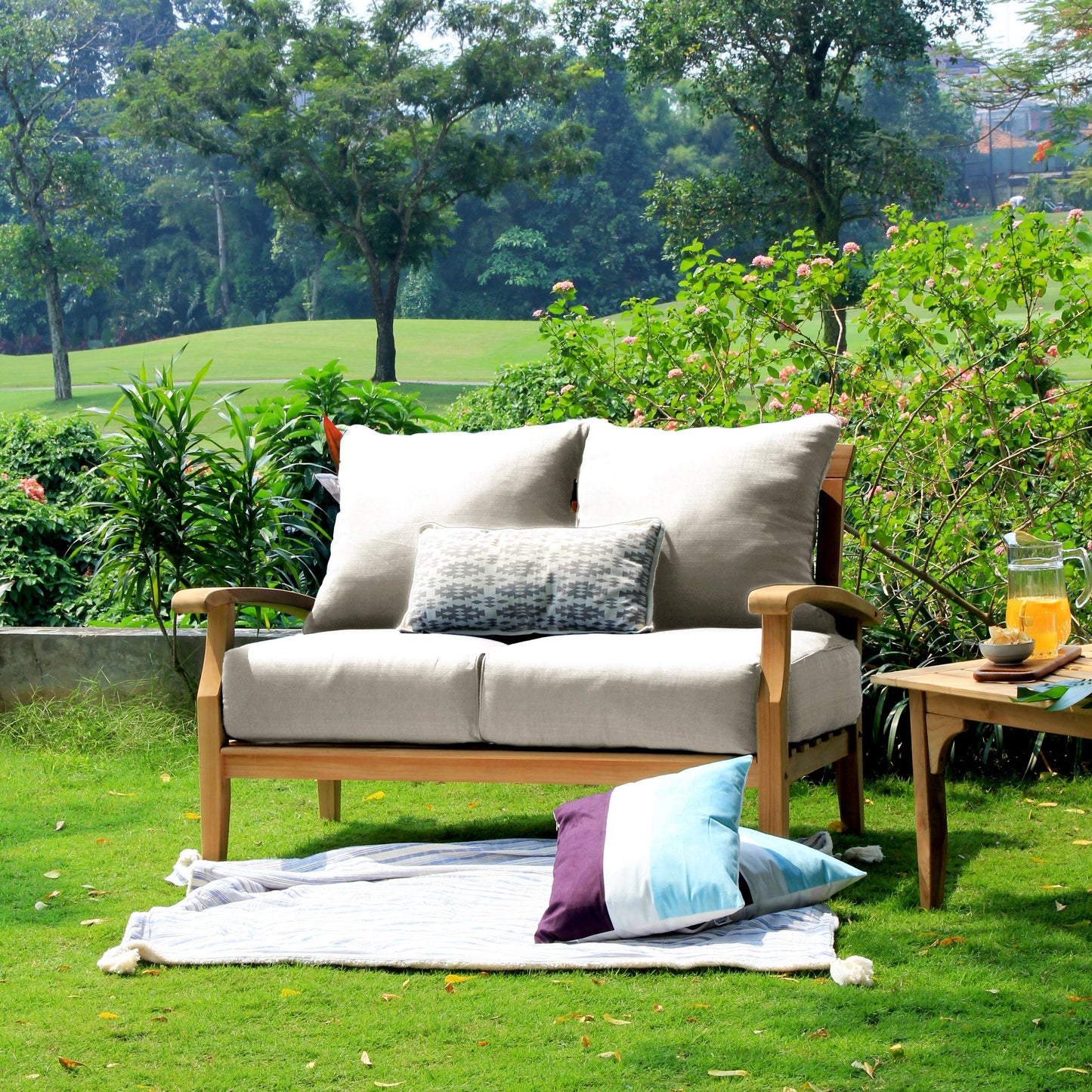 Set da conversazione per patio in teak Cambridge Casual Leon da 7 pezzi