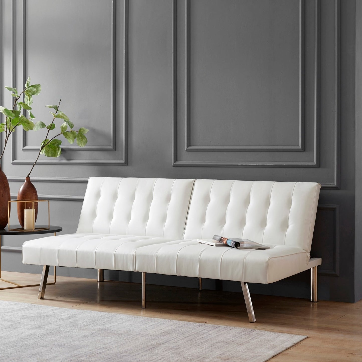 Divano letto futon imbottito in stile moderno di metà secolo con schienale diviso e gambe cromate