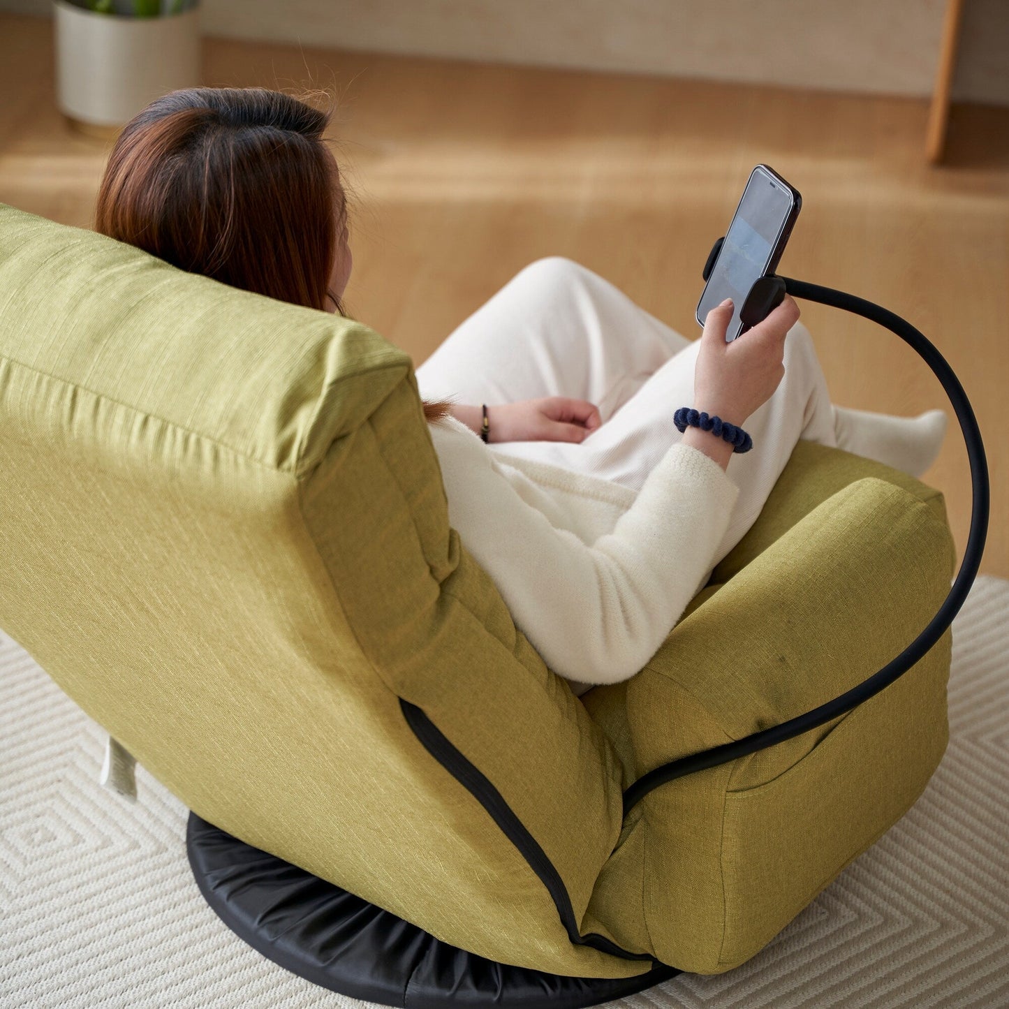 Poltrona reclinabile manuale imbottita girevole a 360° con supporto per cellulare, poggiatesta e schienale regolabili
