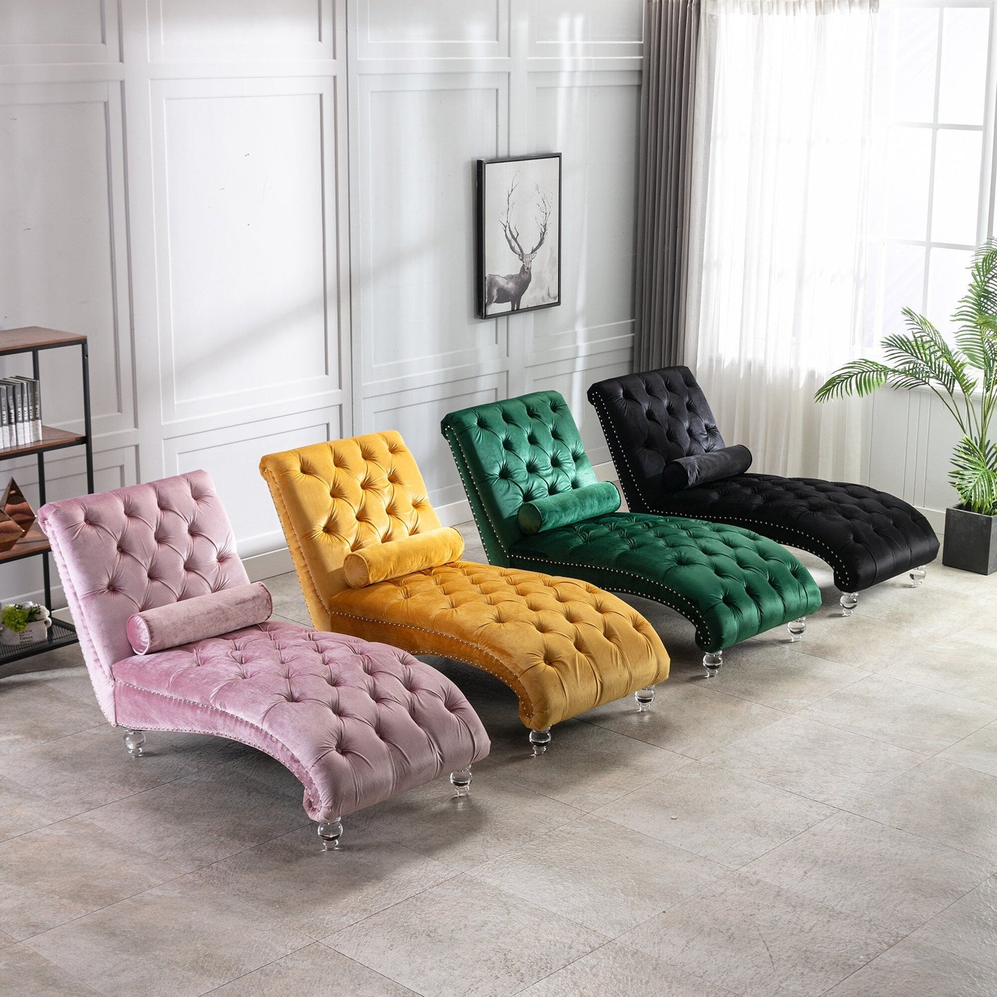 Poltrona reclinabile ergonomica a forma di S con cuscino, finiture con borchie e gambe in acrilico per uso interno.