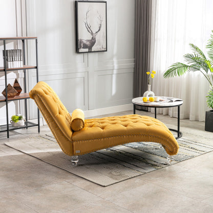 Poltrona reclinabile ergonomica a forma di S con cuscino, finiture con borchie e gambe in acrilico per uso interno.