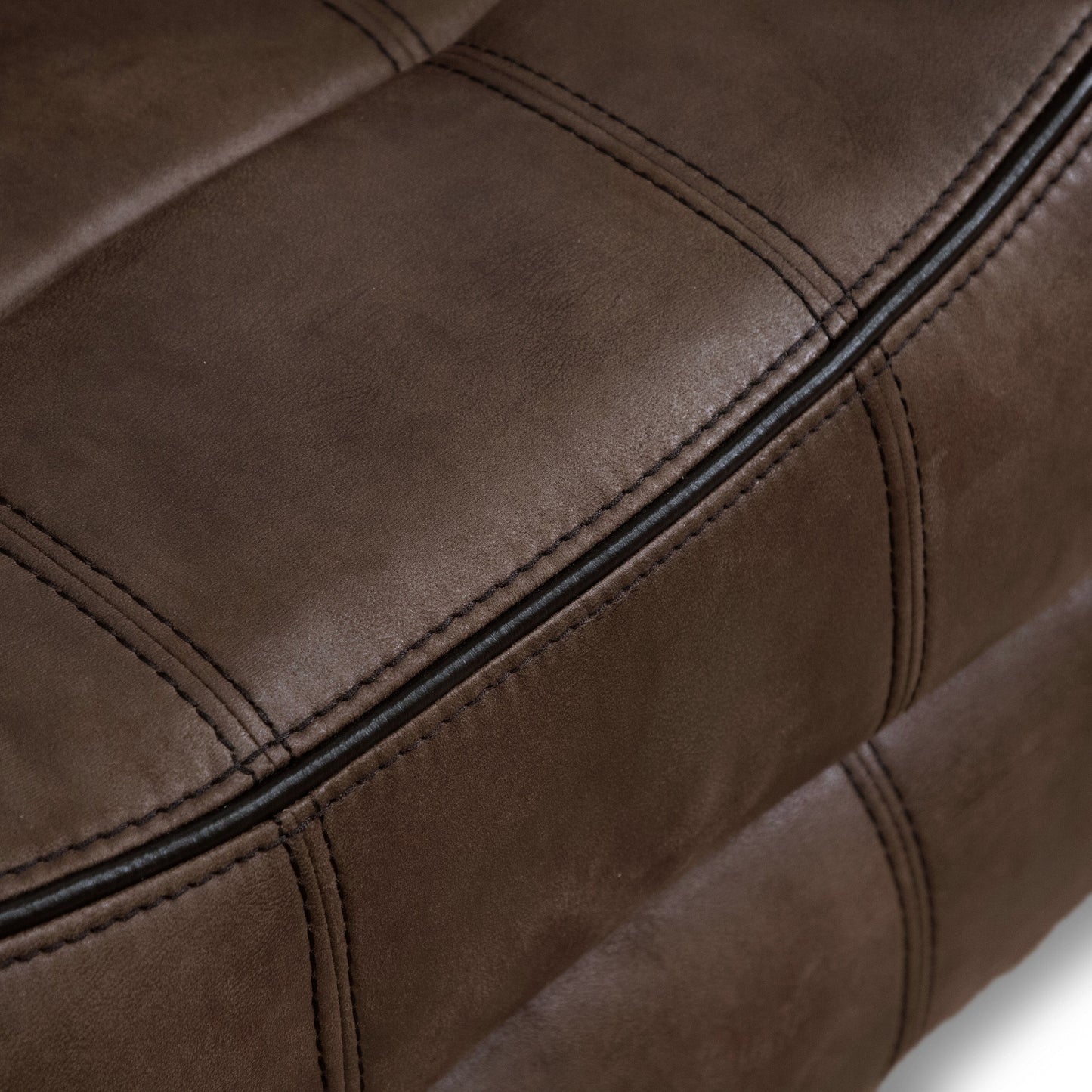 Divano reclinabile manuale Verne Brown in microsuede con portabicchieri ribaltabili