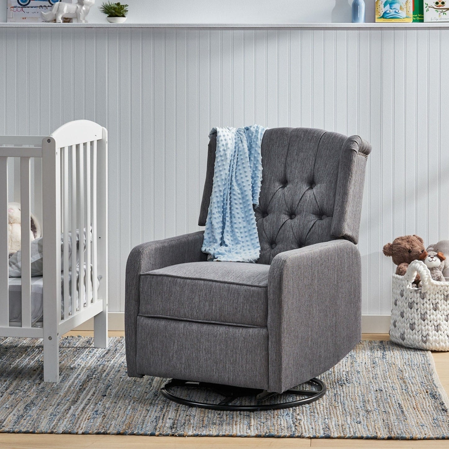 Poltrona reclinabile manuale versatile dal design senza tempo