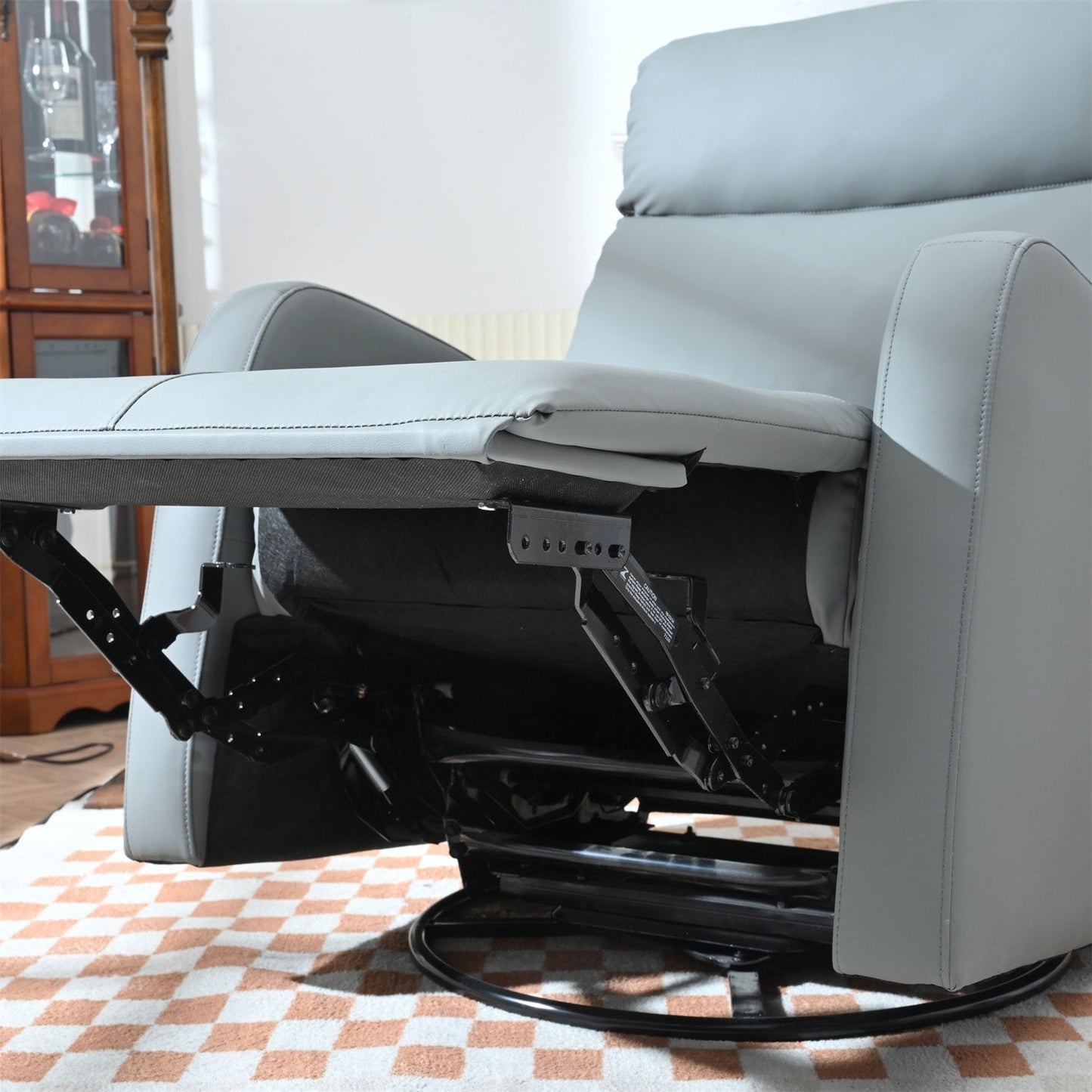 Poltrona reclinabile girevole versatile per tutte le stanze
