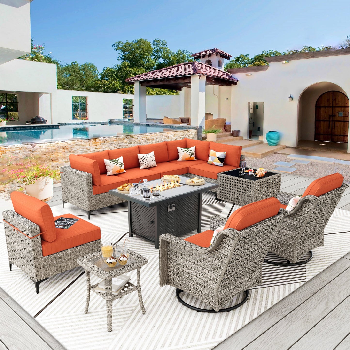 Set di mobili da giardino in rattan e vimini XIZZI da 11 pezzi con tavolo con braciere