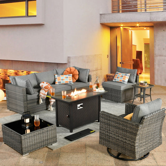 Set di 8 sedie girevoli per esterni in vimini da patio XIZZI con tavolo per braciere